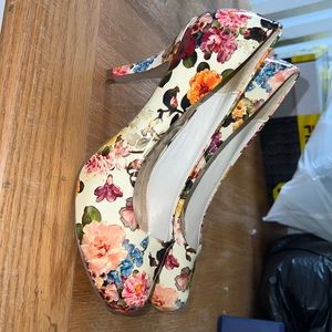 Madden Girl, heels, size 9, floral print
